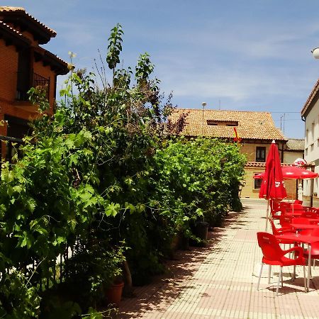 Albergue Santa Ana San Martin del Camino Ngoại thất bức ảnh