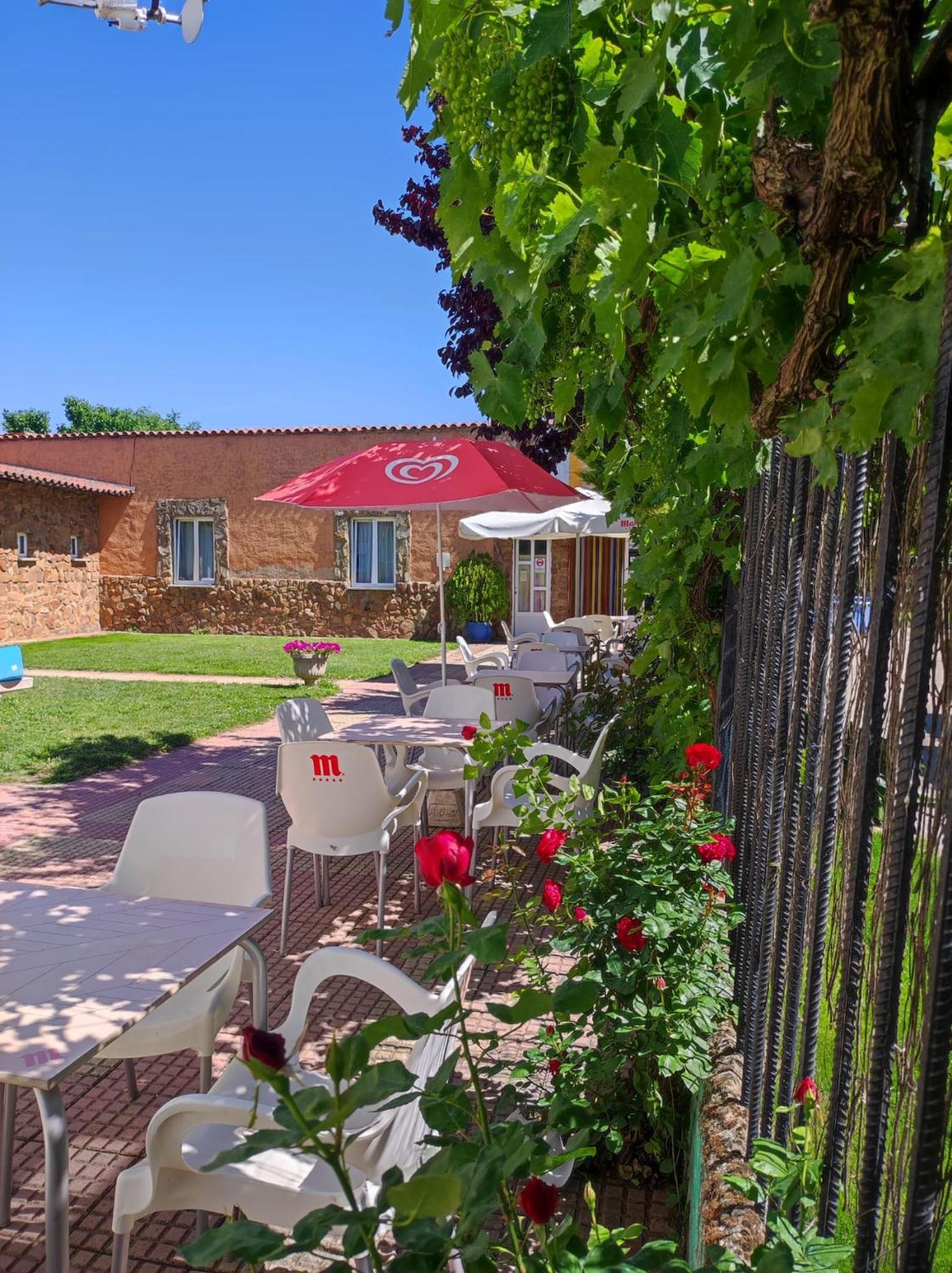 Albergue Santa Ana San Martin del Camino Ngoại thất bức ảnh