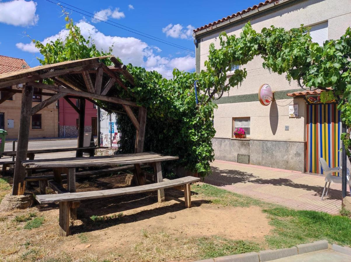 Albergue Santa Ana San Martin del Camino Ngoại thất bức ảnh