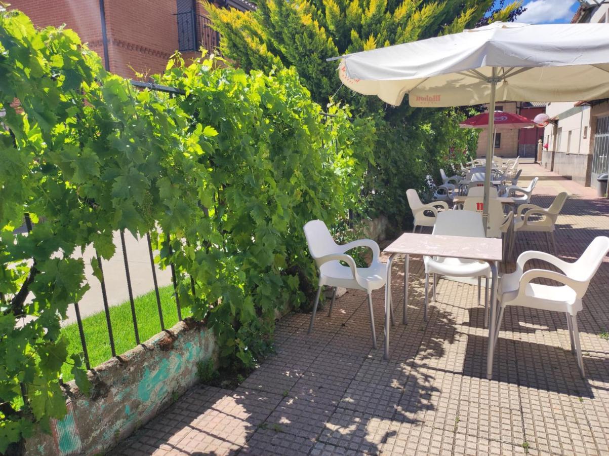 Albergue Santa Ana San Martin del Camino Ngoại thất bức ảnh