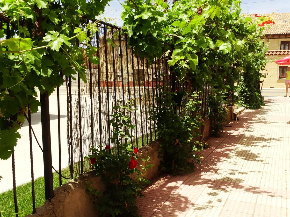 Albergue Santa Ana San Martin del Camino Ngoại thất bức ảnh